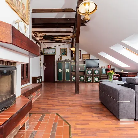 Apartment Jantar - Sailor Man *