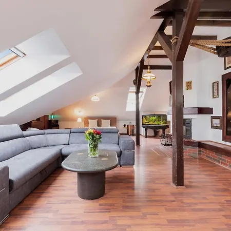 Jantar - Sailor Man Apartment